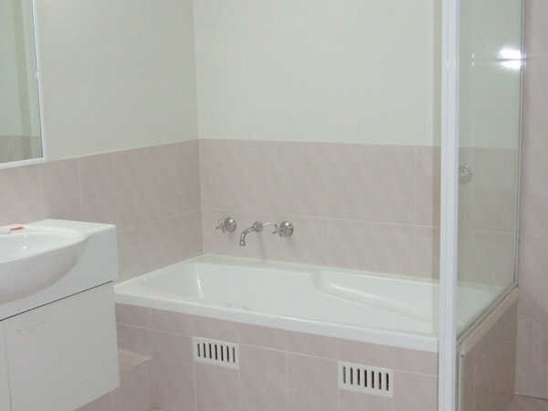 75/91-95 John Whiteway Drive, Gosford NSW 2250