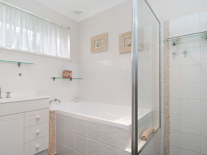 64 Georgia Ave, Wyoming NSW 2250