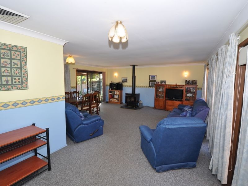 2 Bottlebrush Close, Wyoming NSW 2250