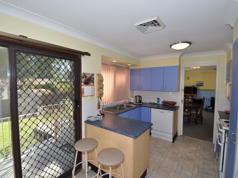 2 Bottlebrush Close, Wyoming NSW 2250