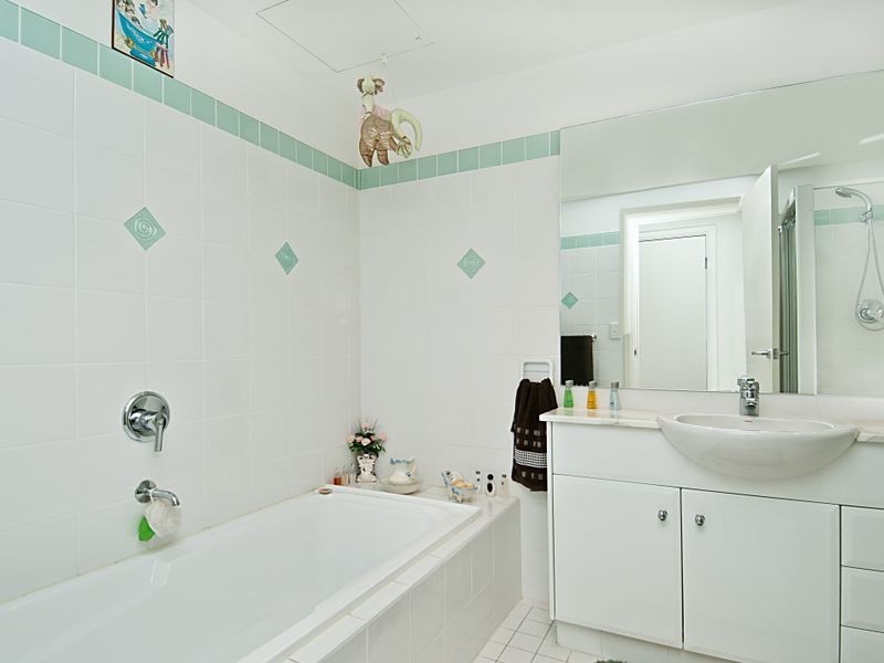 604/97-99 John Whiteway Drive, Gosford NSW 2250