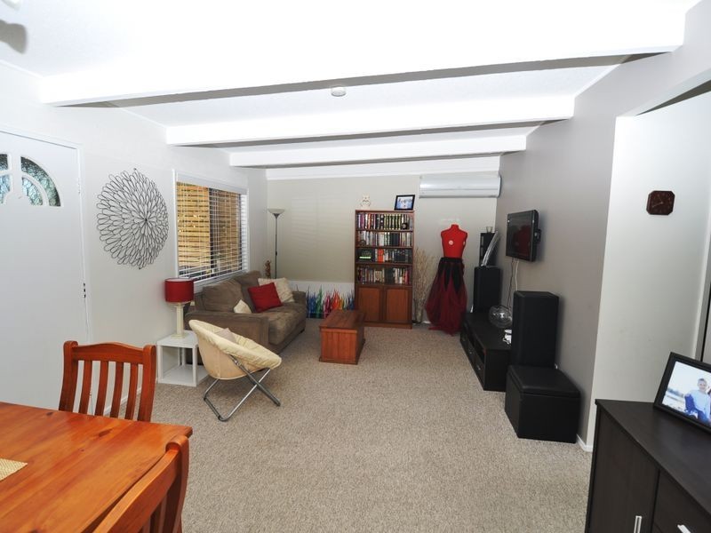 11 Walker Road, Wyoming NSW 2250