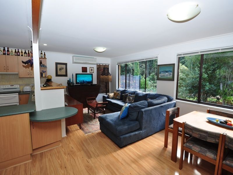 11 Paperbark Close, Wyoming NSW 2250