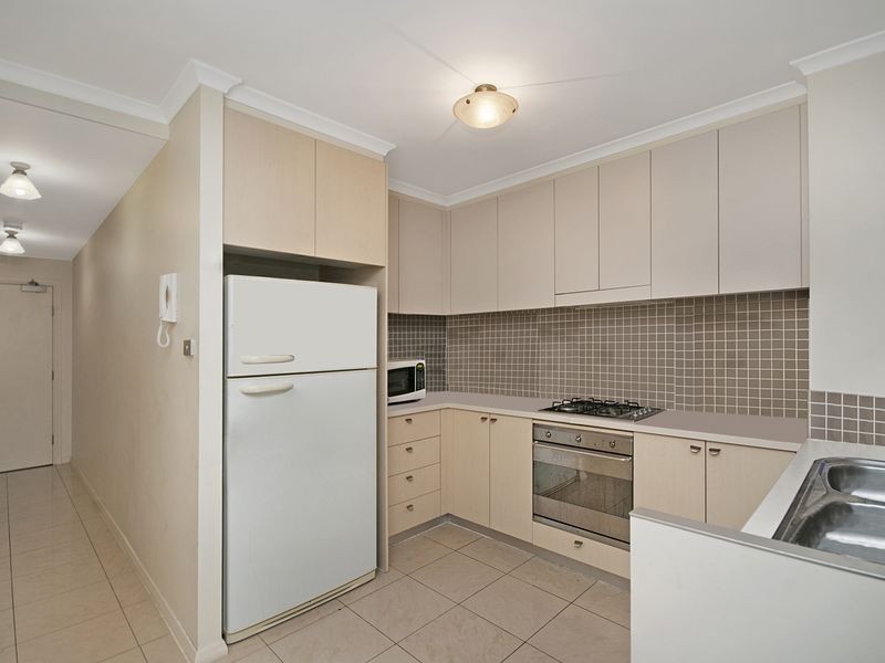 261/80 John Whiteway Drive, Gosford NSW 2250