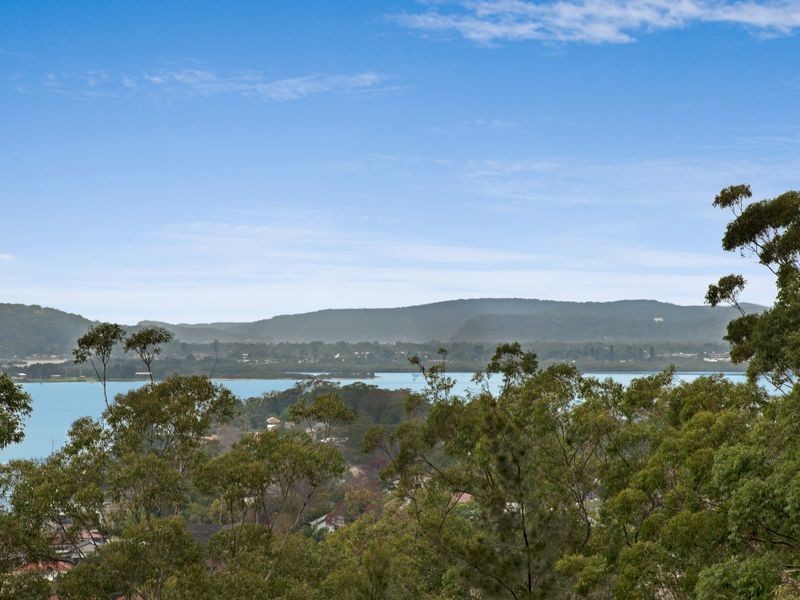 261/80 John Whiteway Drive, Gosford NSW 2250