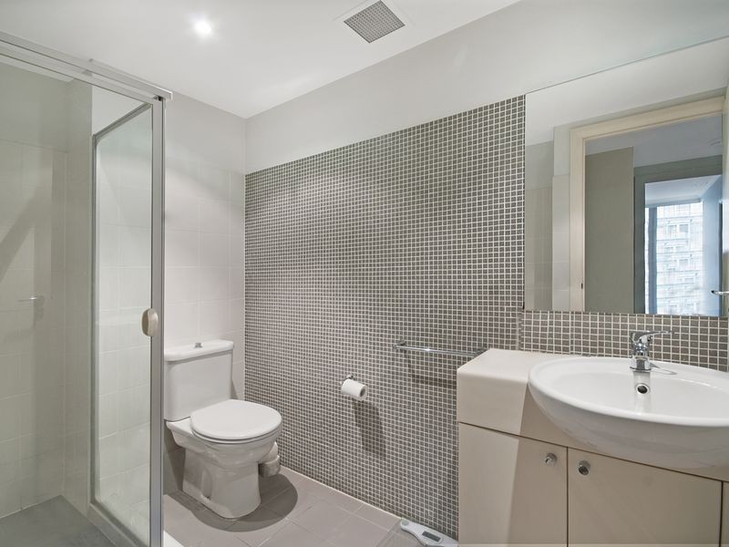 261/80 John Whiteway Drive, Gosford NSW 2250