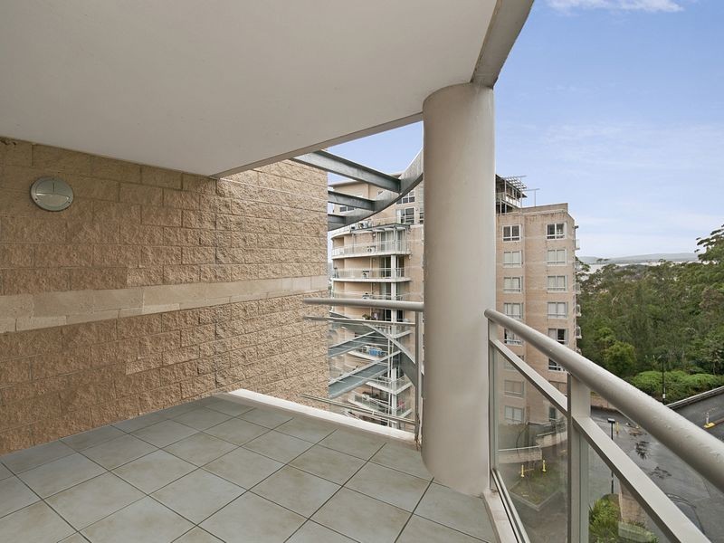 261/80 John Whiteway Drive, Gosford NSW 2250