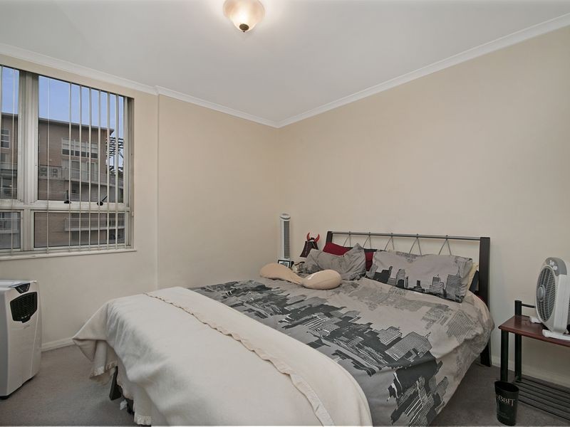 261/80 John Whiteway Drive, Gosford NSW 2250