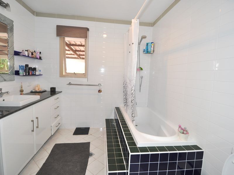 11 Elkhorn Close, Wyoming NSW 2250