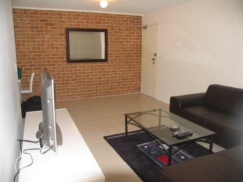 8/23 Hills Street, Gosford NSW 2250