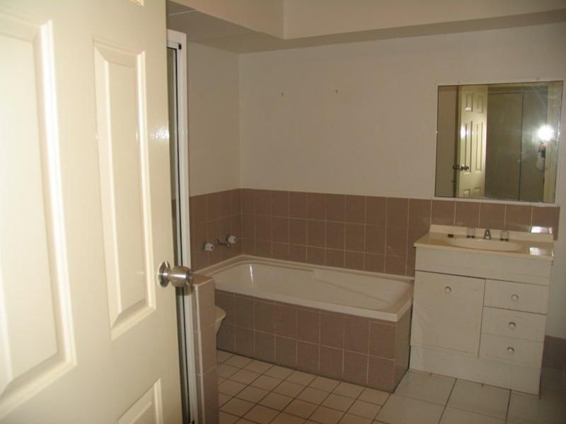 8/23 Hills Street, Gosford NSW 2250