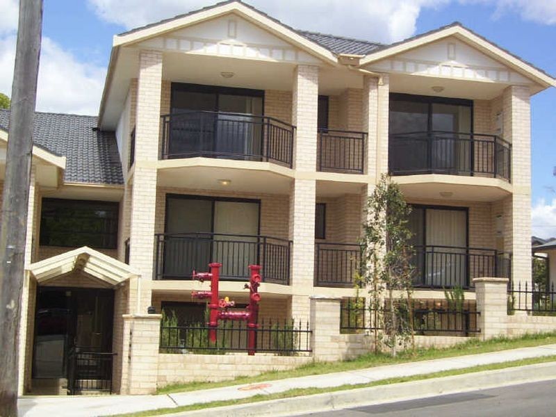 2/49-51 Dwyer Street, North Gosford NSW 2250