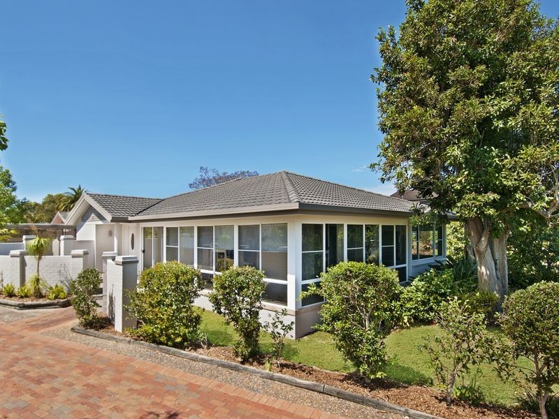 11a Eulalia Avenue, Point Frederick NSW 2250