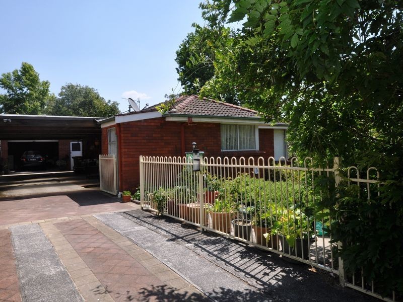 2 Holcombe Avenue, Narara NSW 2250