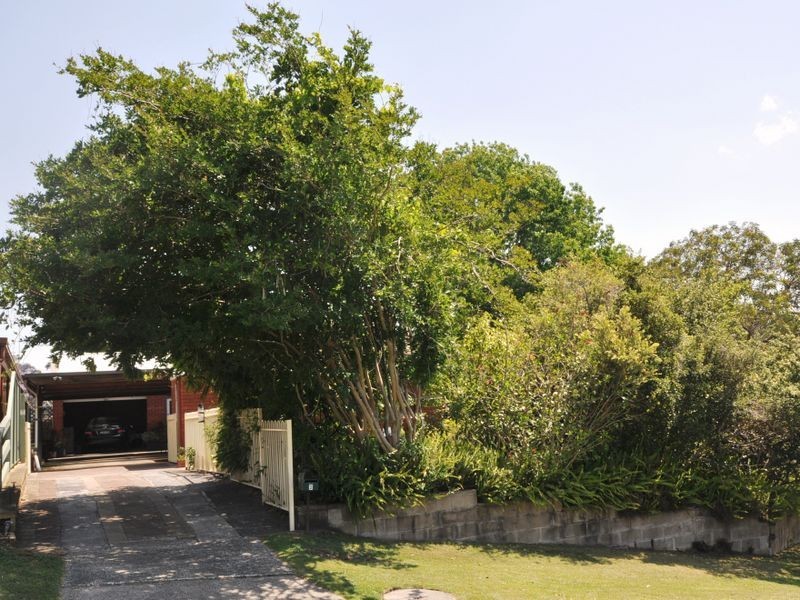 2 Holcombe Avenue, Narara NSW 2250