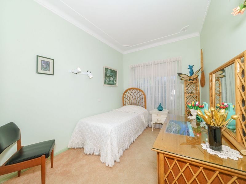 69 Caroline Street, East Gosford NSW 2250