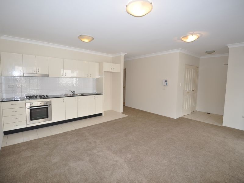 8/8 Bent Street, Gosford NSW 2250