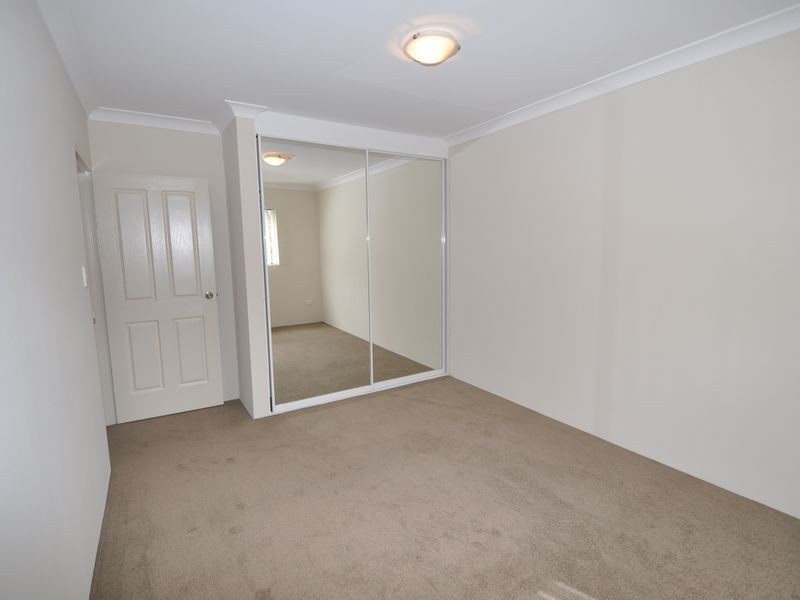 8/8 Bent Street, Gosford NSW 2250