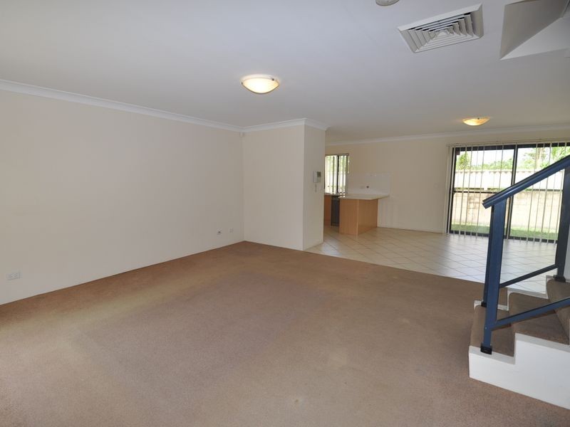 8/74 Hutton Road, The Entrance North NSW 2261