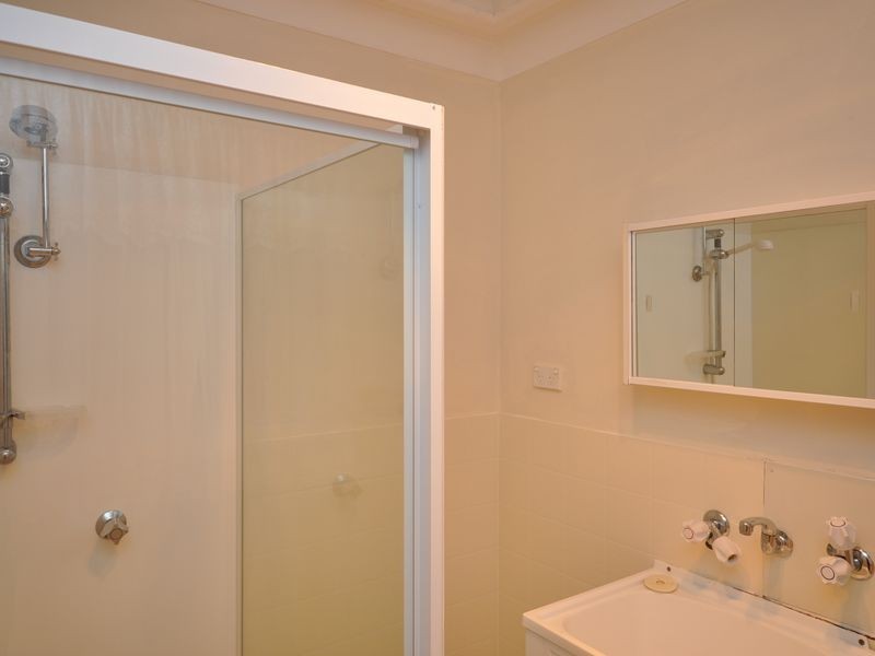 2/33 Central Coast Highway, West Gosford NSW 2250