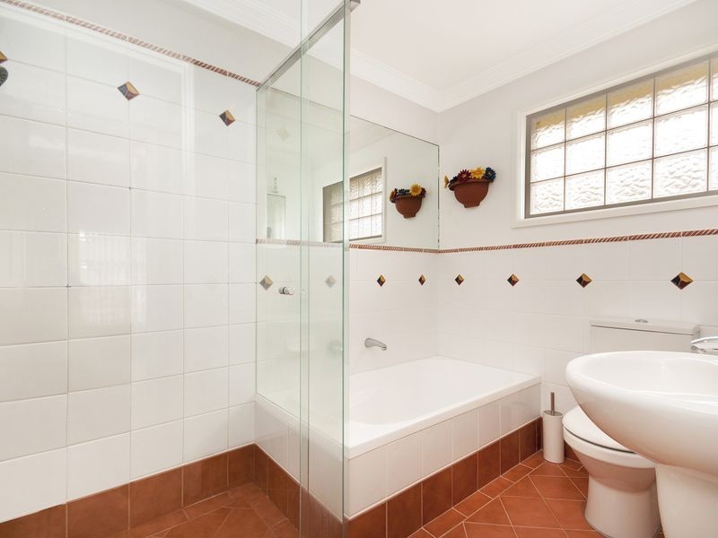 29 Valley View Road, Wyoming NSW 2250