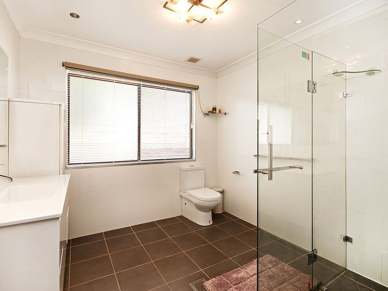 4 Rhonda Street, Wyoming NSW 2250