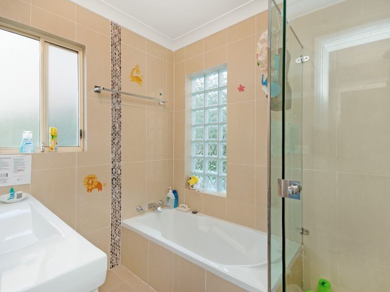 48 Holcombe Avenue, Narara NSW 2250