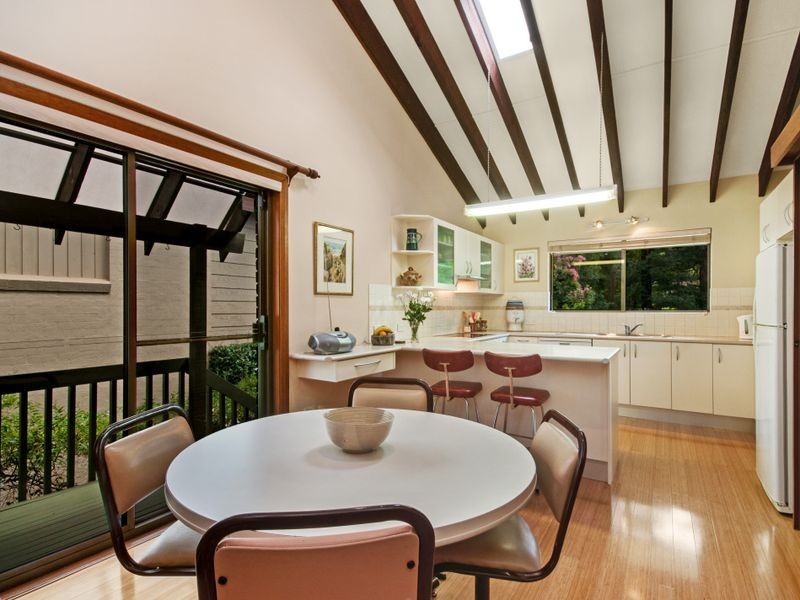 9 Fragar Avenue, Wyoming NSW 2250