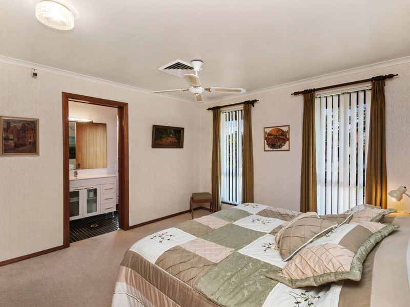 9 Fragar Avenue, Wyoming NSW 2250