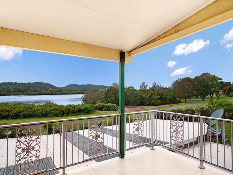 39 Bayline Drive, Point Clare NSW 2250