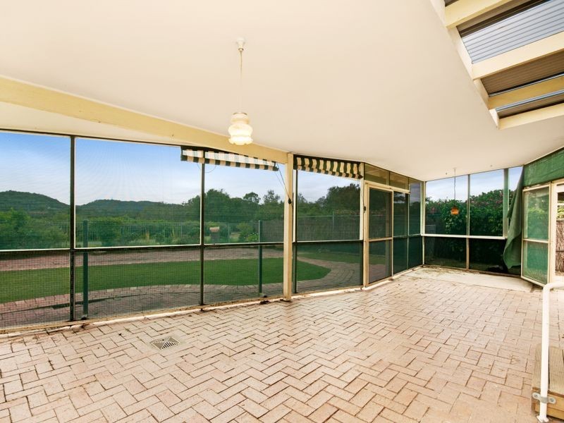 39 Bayline Drive, Point Clare NSW 2250