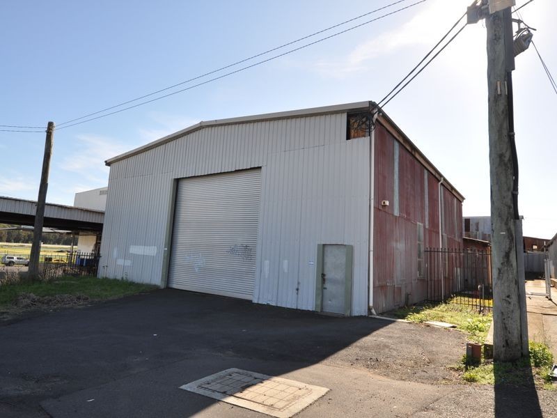 2 Donnison Street, West Gosford NSW 2250