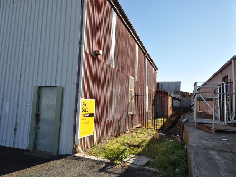 2 Donnison Street, West Gosford NSW 2250