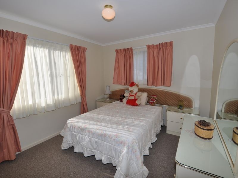 Broadlands 63 Second Avenue, Green Point NSW 2251