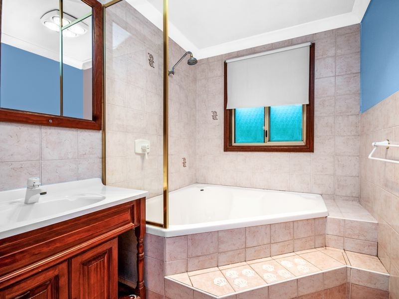 42 Barkala Street, Lisarow NSW 2250