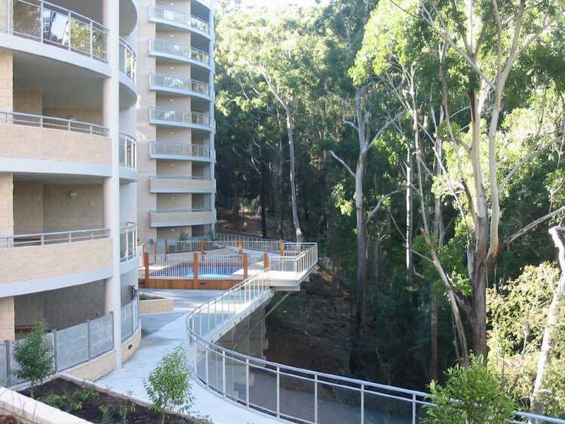 442/80 John Whiteway Drive, Gosford NSW 2250