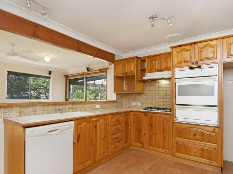 4 Walker Road, Wyoming NSW 2250