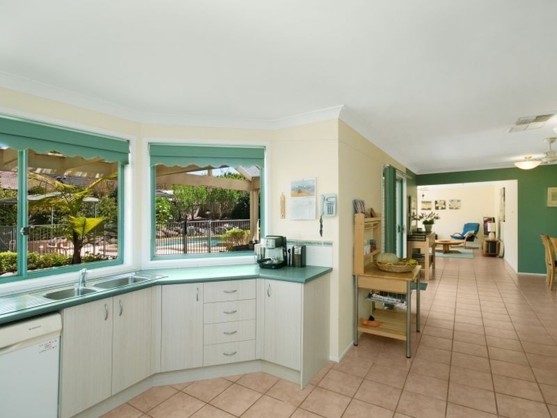 8 Coachwood Drive, Ourimbah NSW 2258