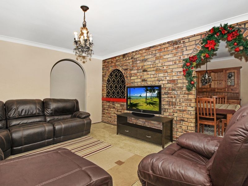 3 Bourbon Street, Wyoming NSW 2250