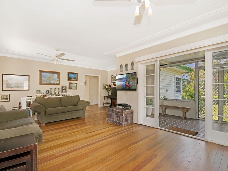 9 Duke Street, Point Frederick NSW 2250