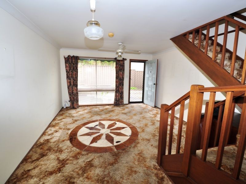 2/13 Beane Street West, Gosford NSW 2250