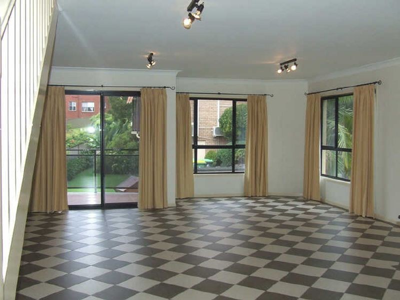 4/14 Lynn Avenue, Point Frederick NSW 2250