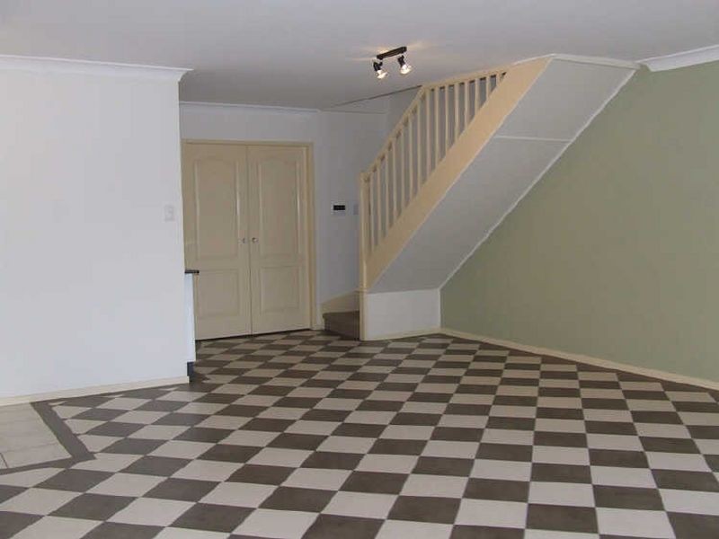 4/14 Lynn Avenue, Point Frederick NSW 2250