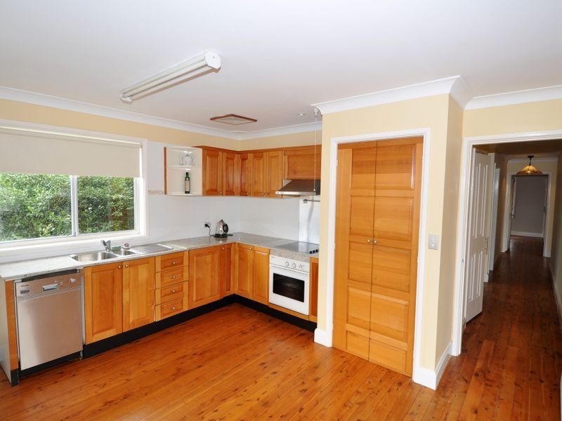 1 Eulalia Avenue, Point Frederick NSW 2250