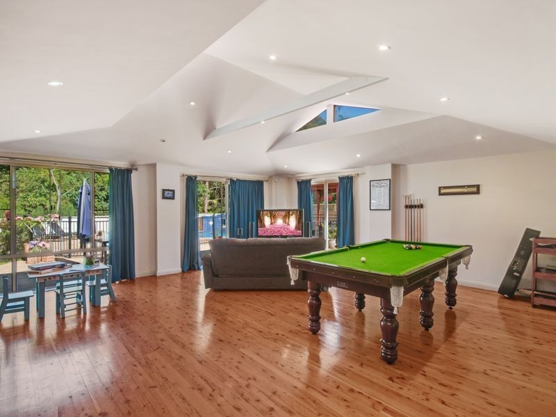 11 Woodbine Close, Lisarow NSW 2250