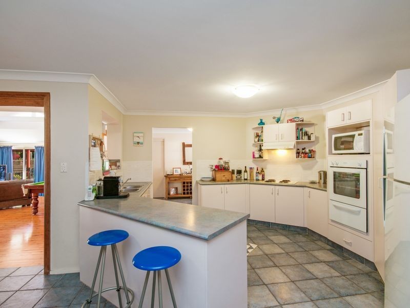 11 Woodbine Close, Lisarow NSW 2250