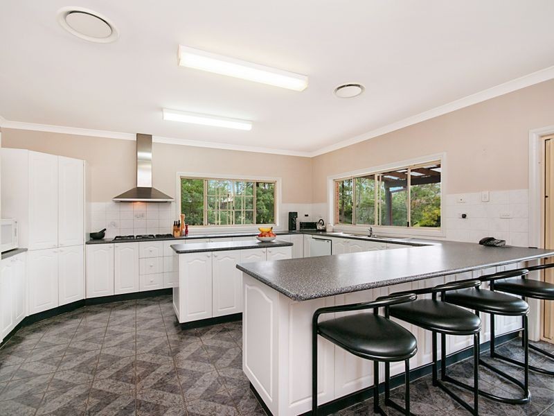 1 Cambourn Drive, Lisarow NSW 2250