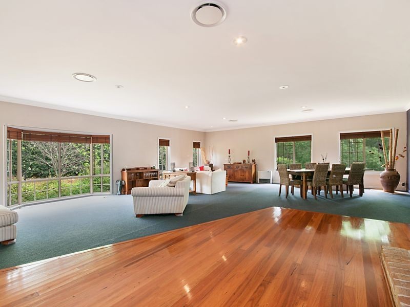 1 Cambourn Drive, Lisarow NSW 2250