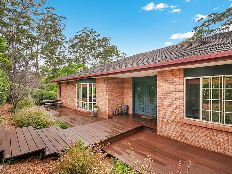 1 Cambourn Drive, Lisarow NSW 2250