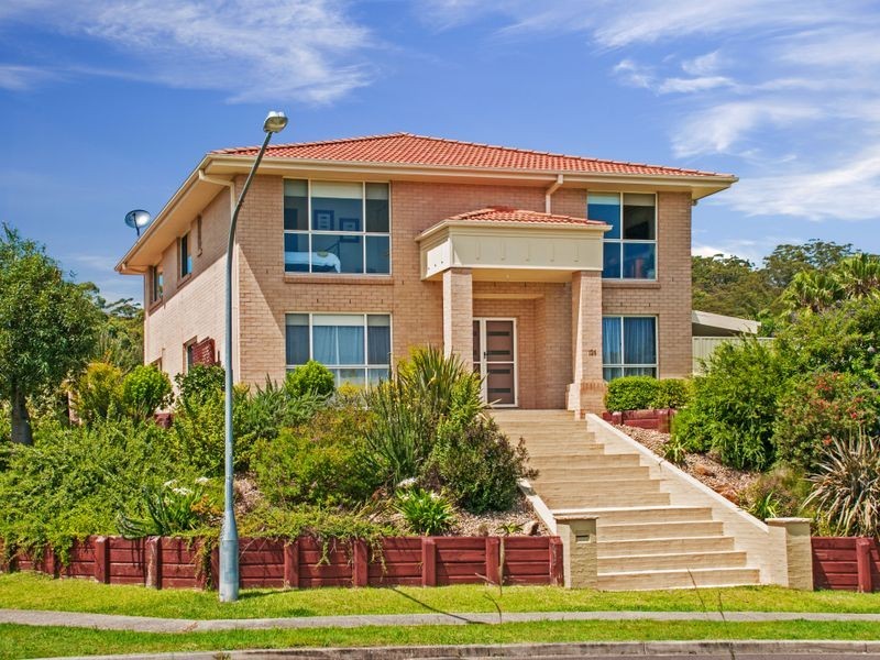 126 Newling Street, Lisarow NSW 2250